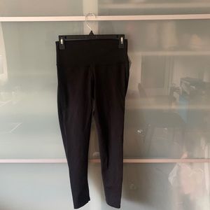 alo yoga black leggings